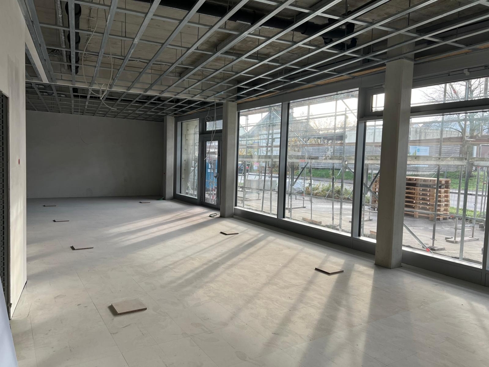 Erdgeschoss Gewerbeeinheit rechts